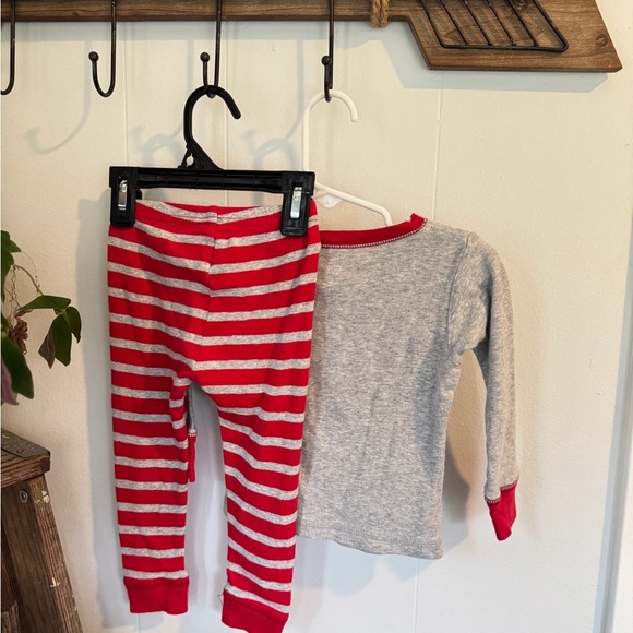 🎅🏼Santa Carter’s Pajama Set 18M 🎄 - Picture 3 of 6